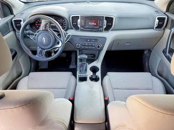 KNDPMCAC1J7402292 2018 KIA SPORTAGE - Image 8