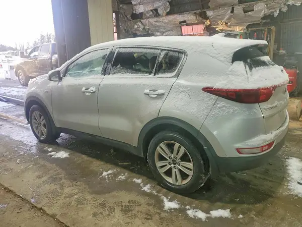 KNDPMCAC1J7408352 2018 KIA SPORTAGE - Image 2