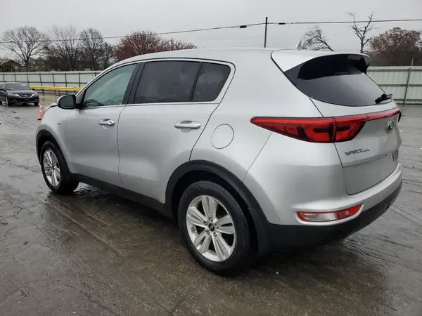 KNDPMCAC1J7408769 2018 KIA SPORTAGE - Image 2
