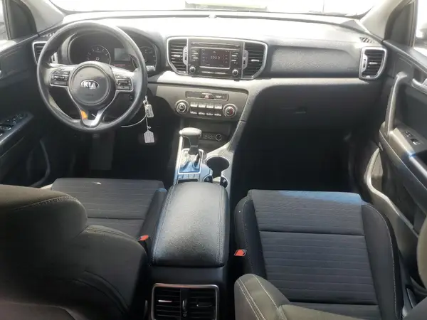 KNDPMCAC1J7418007 2018 KIA SPORTAGE - Image 8