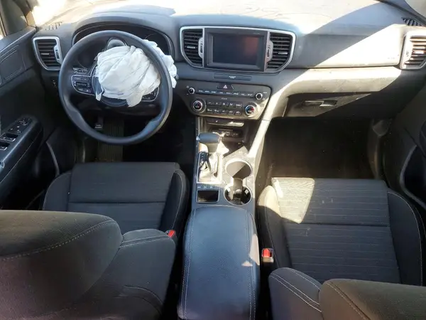KNDPMCAC1J7418234 2018 KIA SPORTAGE - Image 8
