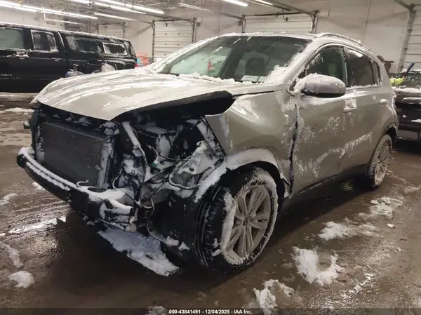 KNDPMCAC1J7421621 2018 KIA SPORTAGE - Image 2