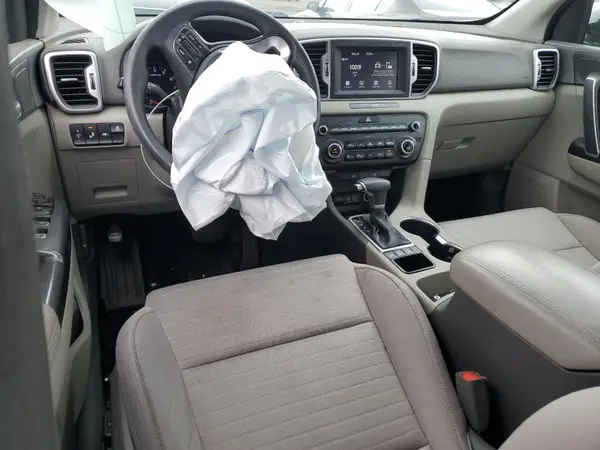 KNDPMCAC1J7422638 2018 KIA SPORTAGE - Image 8