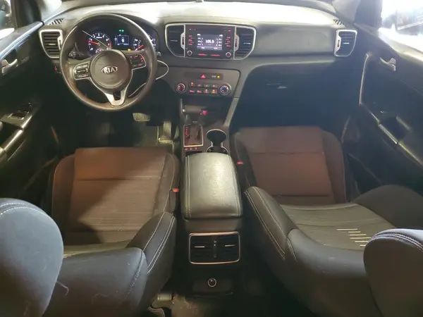 KNDPMCAC1J7423384 2018 KIA SPORTAGE - Image 8