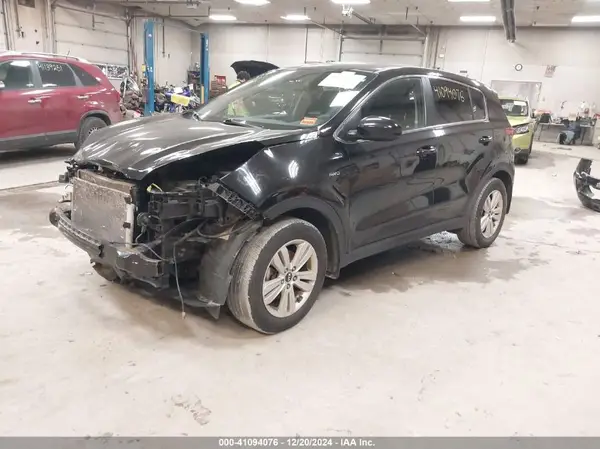 KNDPMCAC1J7438533 2018 KIA SPORTAGE - Image 2