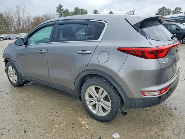 KNDPMCAC1J7439228 2018 KIA SPORTAGE - Image 2