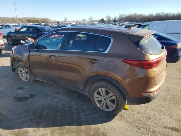 KNDPMCAC1J7440153 2018 KIA SPORTAGE - Image 2