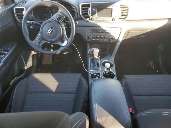 KNDPMCAC1J7440153 2018 KIA SPORTAGE - Image 8