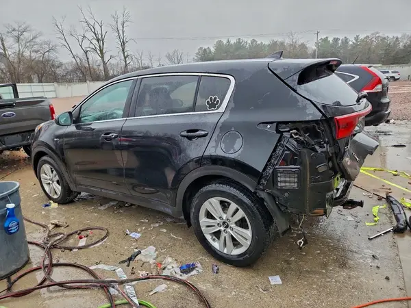 KNDPMCAC1J7444087 2018 KIA SPORTAGE - Image 2
