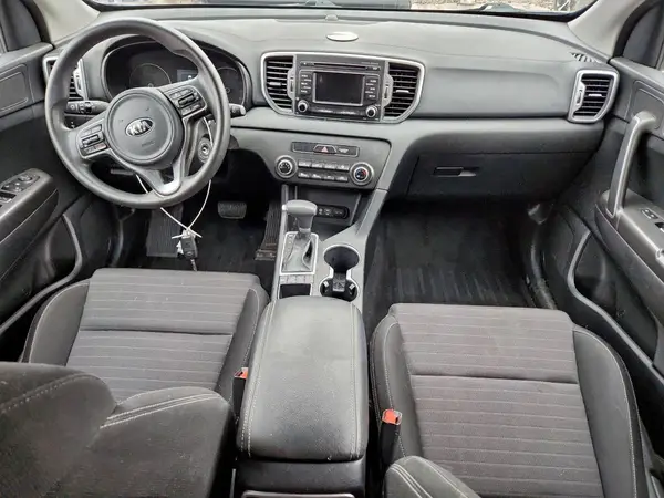 KNDPMCAC1J7444087 2018 KIA SPORTAGE - Image 8