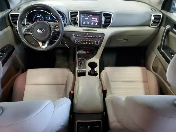 KNDPMCAC1J7446437 2018 KIA SPORTAGE - Image 8
