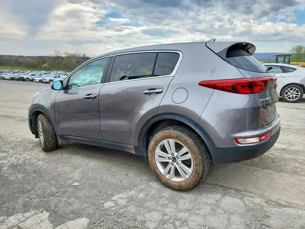 KNDPMCAC1J7449127 2018 KIA SPORTAGE - Image 2