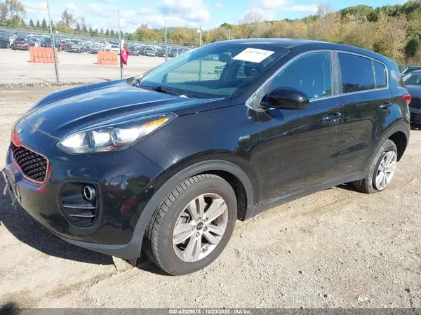 KNDPMCAC1J7450360 2018 KIA SPORTAGE - Image 2