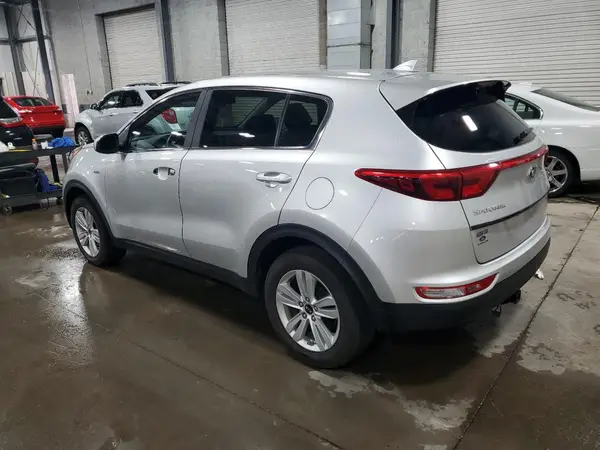 KNDPMCAC1J7454120 2018 KIA SPORTAGE - Image 2