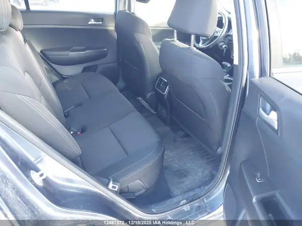 KNDPMCAC1J7471239 2018 KIA SPORTAGE - Image 8