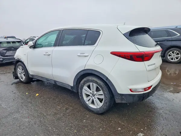 KNDPMCAC1J7484721 2018 KIA SPORTAGE - Image 2