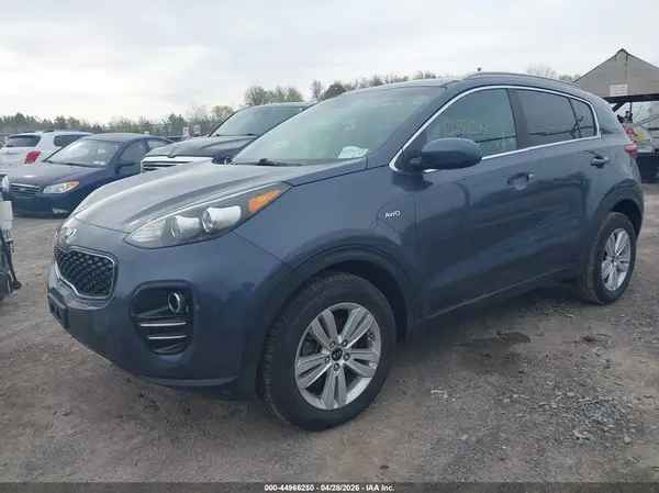 KNDPMCAC1J7487960 2018 KIA SPORTAGE - Image 2