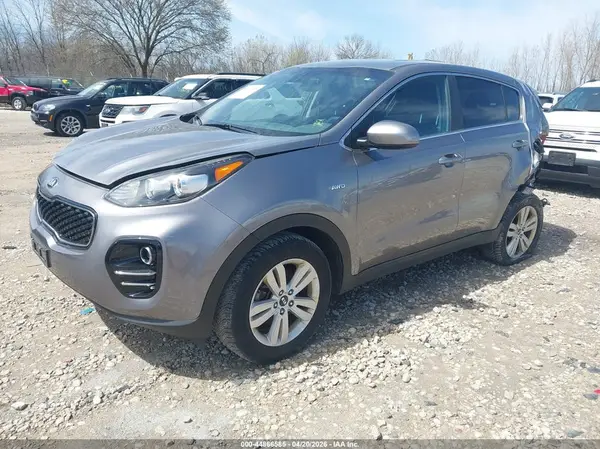 KNDPMCAC1K7507173 2019 KIA SPORTAGE - Image 2