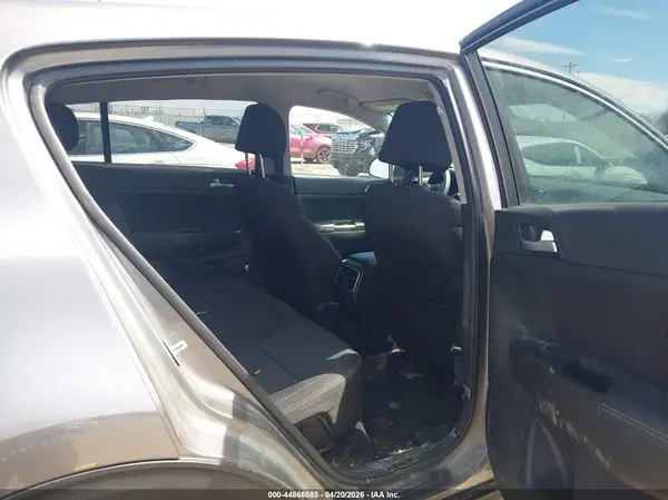 KNDPMCAC1K7507173 2019 KIA SPORTAGE - Image 8