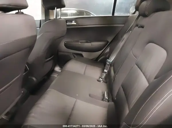KNDPMCAC1K7521218 2019 KIA SPORTAGE - Image 8