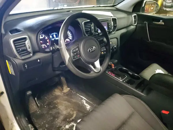 KNDPMCAC1K7532249 2019 KIA SPORTAGE - Image 8