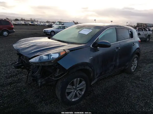 KNDPMCAC1K7533241 2019 KIA SPORTAGE - Image 2