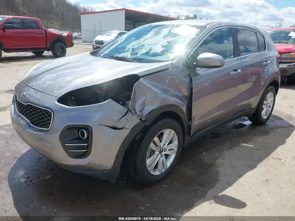 KNDPMCAC1K7549844 2019 KIA SPORTAGE - Image 2