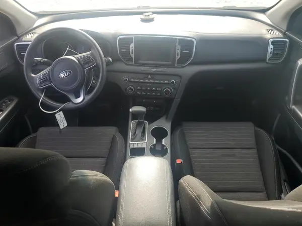 KNDPMCAC1K7549990 2019 KIA SPORTAGE - Image 8