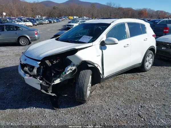 KNDPMCAC1K7551738 2019 KIA SPORTAGE - Image 2