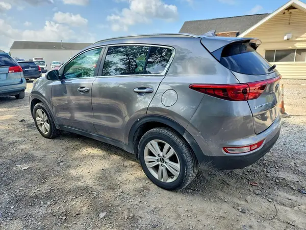 KNDPMCAC1K7561623 2019 KIA SPORTAGE - Image 2