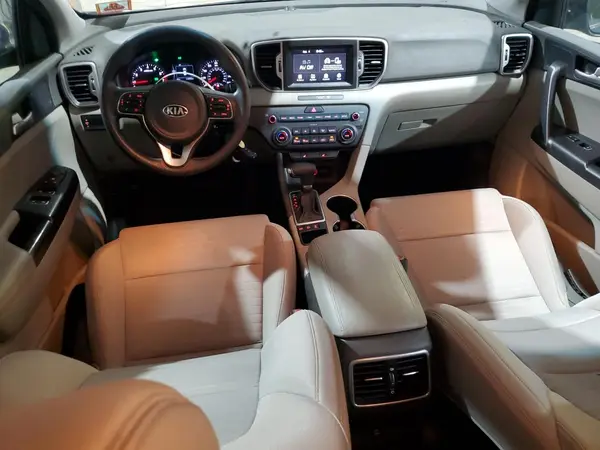 KNDPMCAC1K7580317 2019 KIA SPORTAGE - Image 8