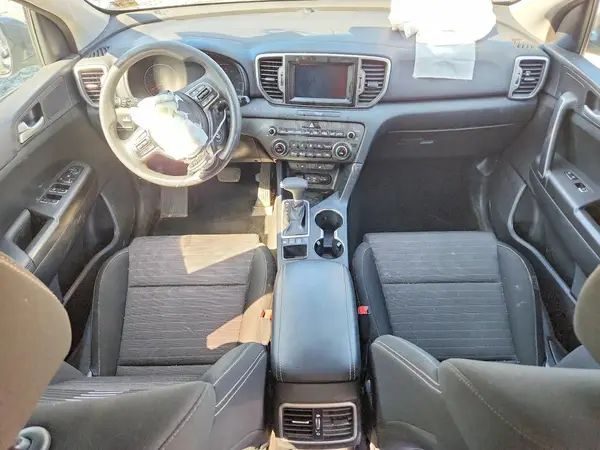 KNDPMCAC1K7580348 2019 KIA SPORTAGE - Image 8