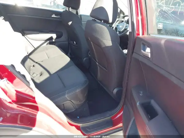 KNDPMCAC1K7584335 2019 KIA SPORTAGE - Image 8