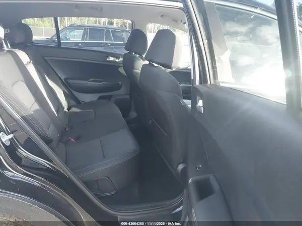 KNDPMCAC1K7595299 2019 KIA SPORTAGE - Image 8