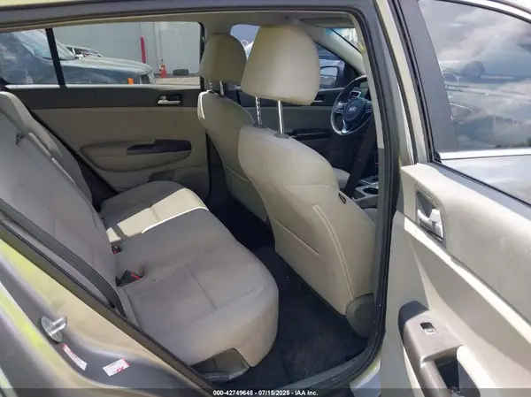 KNDPMCAC1K7598297 2019 KIA SPORTAGE - Image 8