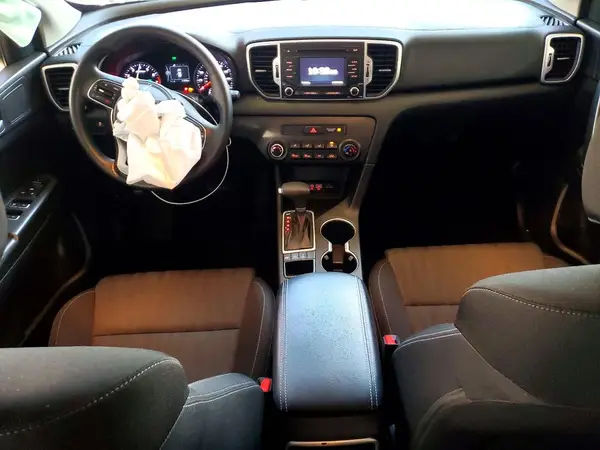 KNDPMCAC1K7598770 2019 KIA SPORTAGE - Image 8