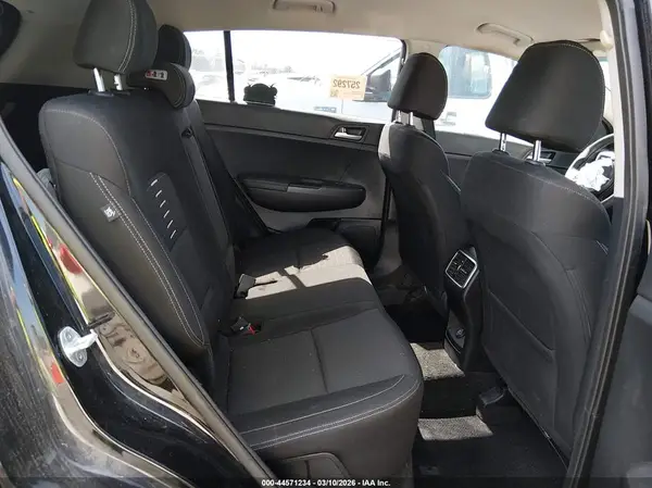 KNDPMCAC1K7606902 2019 KIA SPORTAGE - Image 8