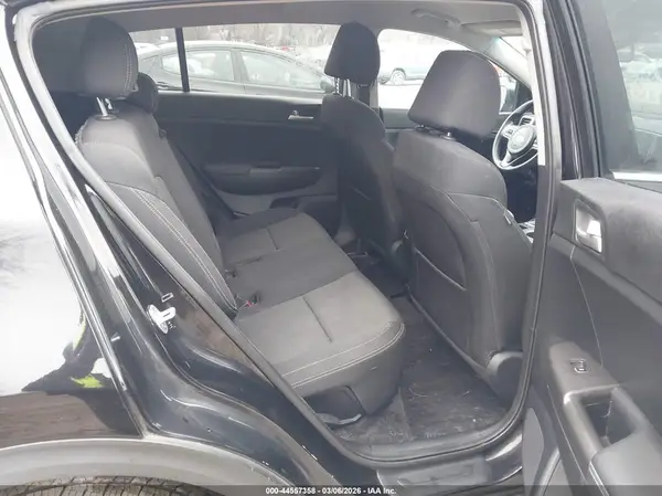 KNDPMCAC1K7613428 2019 KIA SPORTAGE - Image 8