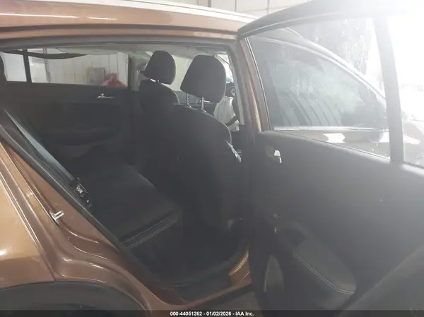 KNDPMCAC1K7614904 2019 KIA SPORTAGE - Image 8