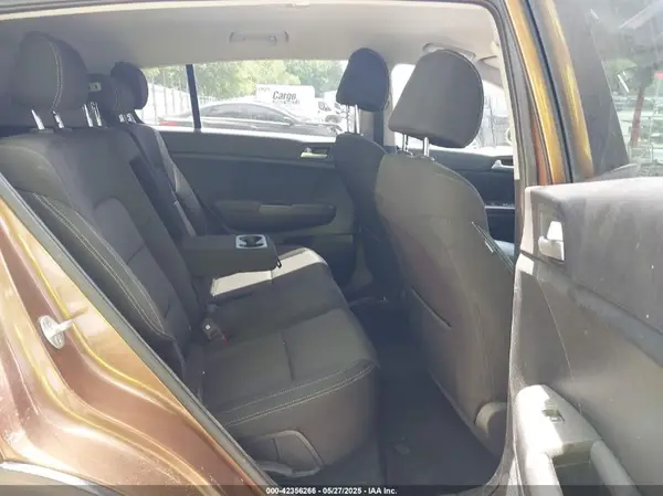 KNDPMCAC1K7615602 2019 KIA SPORTAGE - Image 8