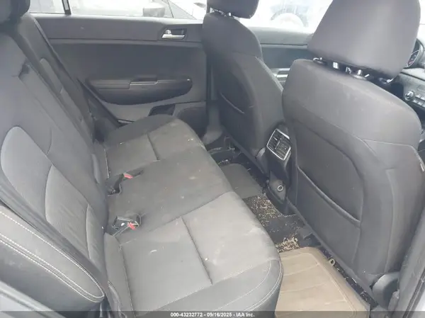KNDPMCAC1K7620864 2019 KIA SPORTAGE - Image 8