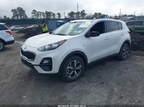 KNDPMCAC1M7892091 2021 KIA SPORTAGE - Image 2