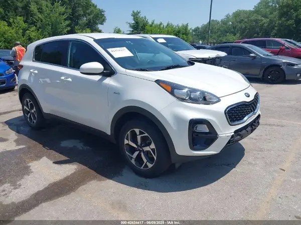 KNDPMCAC1M7932928 2021 KIA SPORTAGE - Image 1