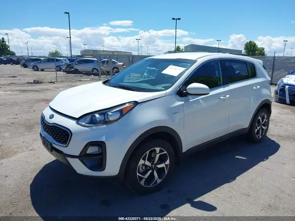 KNDPMCAC1M7941791 2021 KIA SPORTAGE - Image 2