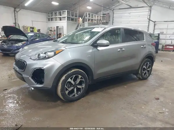 KNDPMCAC1N7011889 2022 KIA SPORTAGE - Image 2