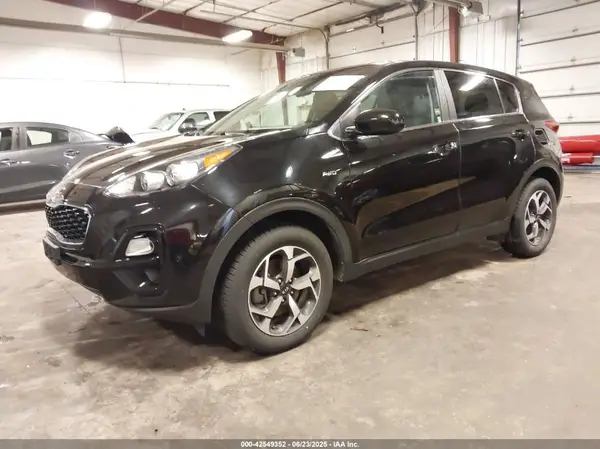 KNDPMCAC1N7024318 2022 KIA SPORTAGE - Image 2