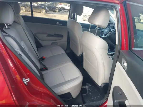 KNDPMCAC1N7960116 2022 KIA SPORTAGE - Image 8