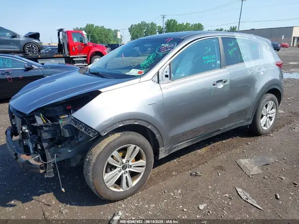 KNDPMCAC2H7041861 2017 KIA SPORTAGE - Image 2