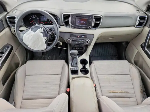 KNDPMCAC2H7074763 2017 KIA SPORTAGE - Image 8