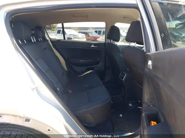 KNDPMCAC2H7083768 2017 KIA SPORTAGE - Image 8
